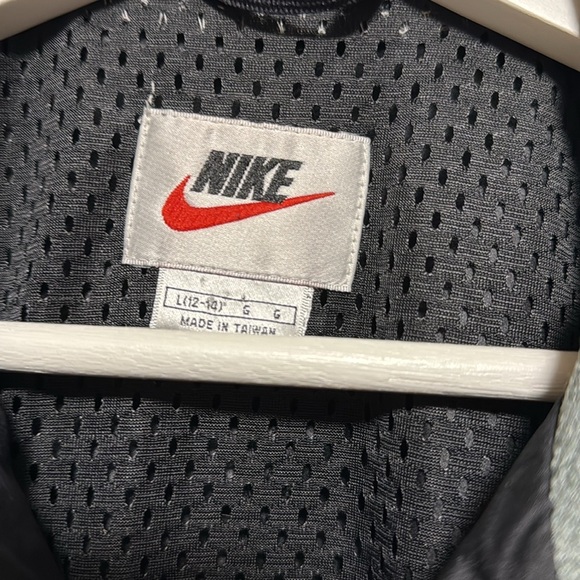 Vintage Nike Windbreaker pullover - Picture 4 of 7